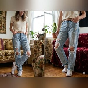 Abercrombie & Fitch Curve Love The Mom High Rise Distressed Jeans 27 4s Short